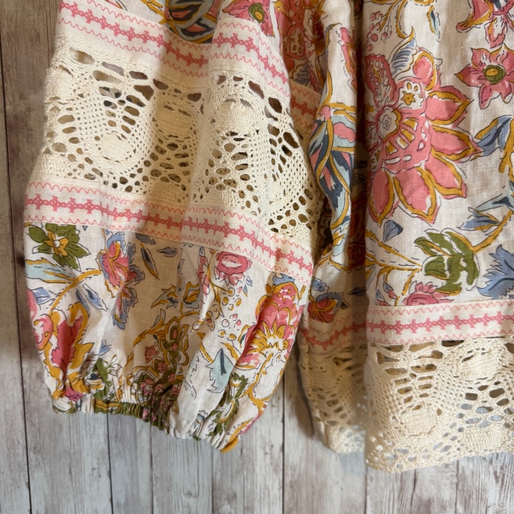 Christian Siriano New York Cropped Puff Sleeve Crochet Linen-Blend Blouse - Picture 3 of 7